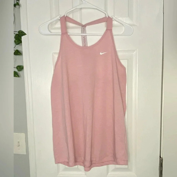 Nike Tops - Nike workout top